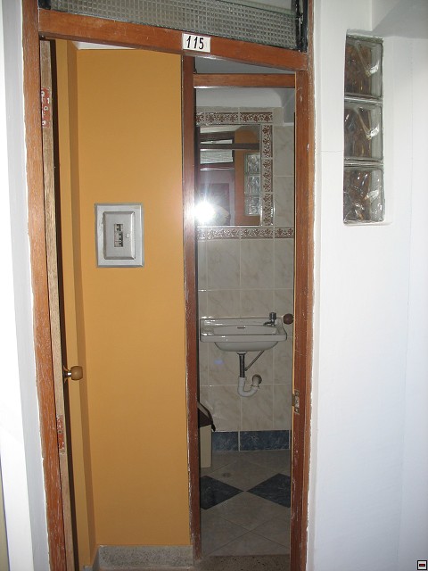 img00027.jpg